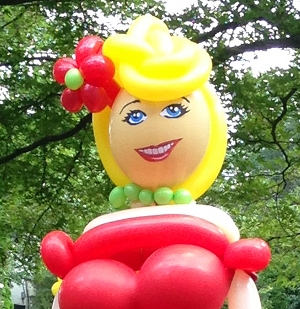 dolly parton balloon sculpture